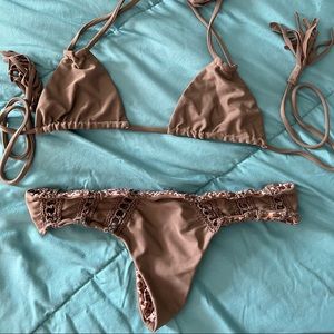 Tan Acacia Set